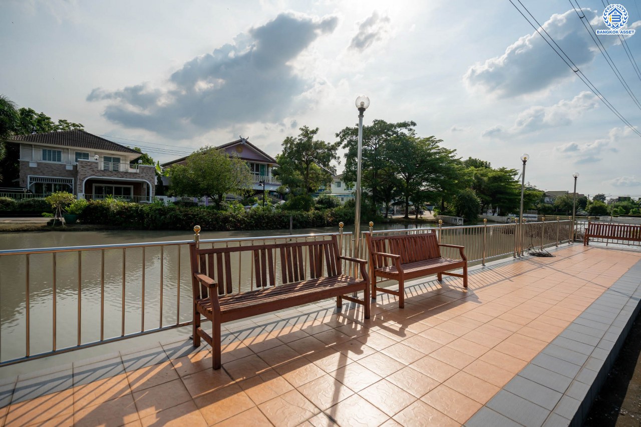 บ้านมือสองตกแต่งใหม่ โครงการ พฤกษ์ลดา พุทธสาคร แบรนด์ LH รองรับทุกความสุข เนื้อที่ 53.1 ตร.ว. ฟังก์ชัน 3 ห้องนอน 2 ห้องน้ำ จอดรถได้ 2 คัน บนทำเลใกล้ The Mall บางแค และเชื่อมต่อถนนเพชรเกษม, ถนนพุทธมณฑลสาย4 ใกล้โครงการรถไฟฟ้าสายสีน้ำเงิน "สถานีหลักสอง"